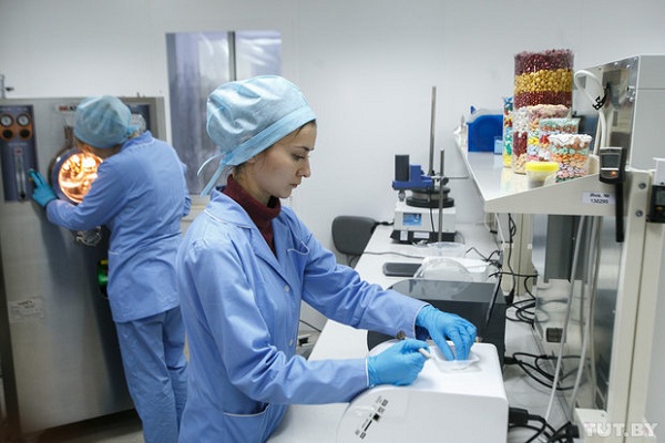 ../news/tempy_proizvodstva_rossijskikh_lekarstv_operedili_dinamiku_importa_v_2_6_raza.html